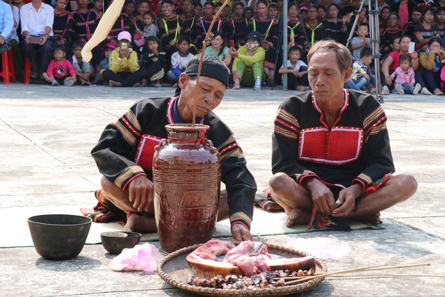 Lễ cầu mưa trên vùng “Chảo lửa” - 3 Lễ cầu mưa trên vùng “Chảo lửa” - 3