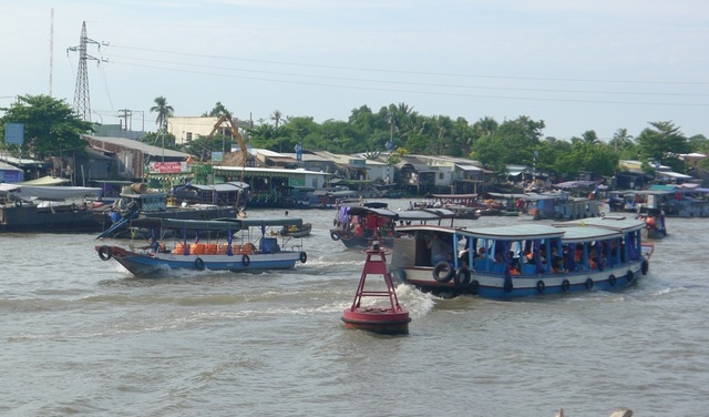 Ngày nghỉ cuối, Chợ nổi Cái Răng,  Tràm Chim,… vẫn đông nghịt khách - 1