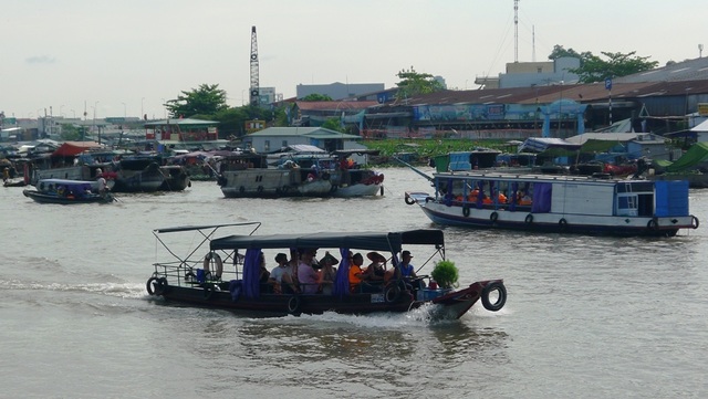 Ngày nghỉ cuối, Chợ nổi Cái Răng, Tràm Chim,… vẫn đông nghịt khách - 5