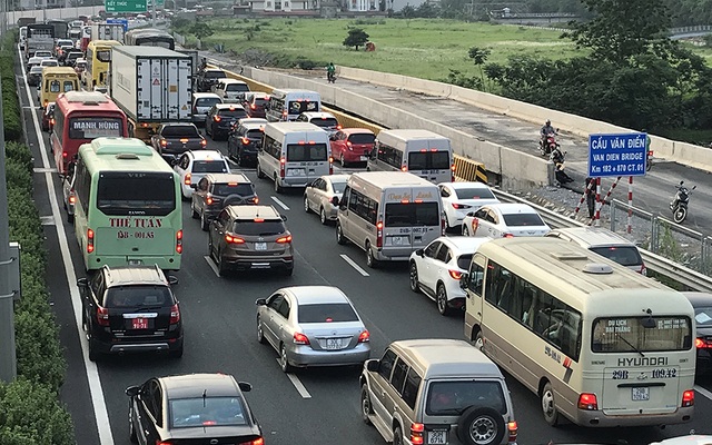 Hà Nội: Ùn tắc nghiêm trọng trên cao tốc Pháp Vân - Cầu Giẽ - 3 Hà Nội: Ùn tắc nghiêm trọng trên cao tốc Pháp Vân - Cầu Giẽ - 3
