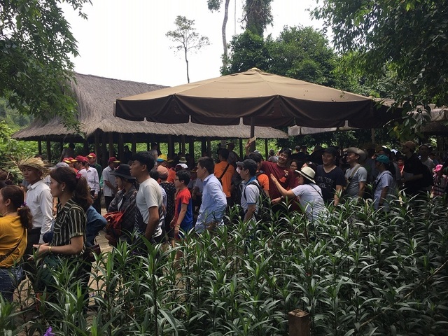 Quảng Bình đón 250 ngàn lượt khách trong 5 ngày nghỉ Lễ 30/4 – 1/5 - 1 Quảng Bình đón 250 ngàn lượt khách trong 5 ngày nghỉ Lễ 30/4 – 1/5 - 1