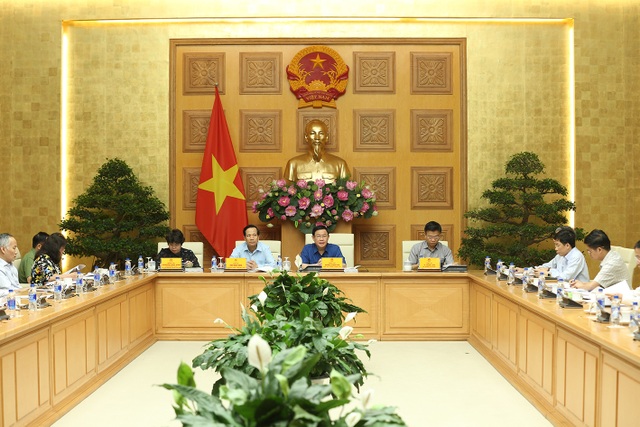 Báo cáo lãnh đạo Chính phủ về đề xuất chỉ nghỉ Tết 5 ngày - 1 Báo cáo lãnh đạo Chính phủ về đề xuất chỉ nghỉ Tết 5 ngày - 1