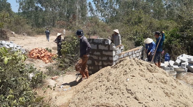 Đua nhau “xẻ thịt” núi Mò O, ai tiếp tay cho doanh nghiệp lấy đất? - 2 Đua nhau “xẻ thịt” núi Mò O, ai tiếp tay cho doanh nghiệp lấy đất? - 2