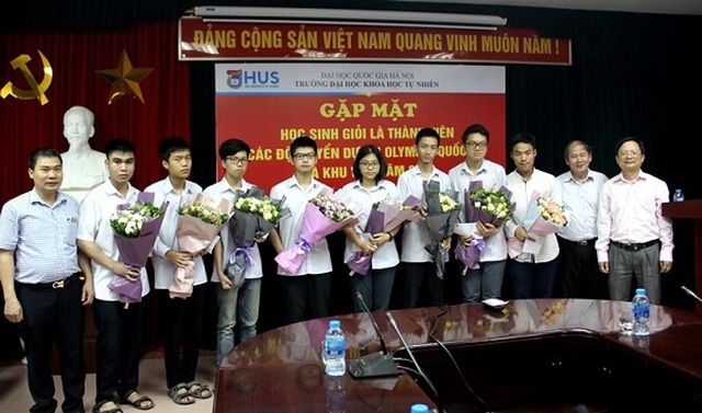 8 HS trường THPT chuyên Khoa học Tự nhiên góp mặt đội tuyển Olympic quốc tế và khu vực 2019 - 1