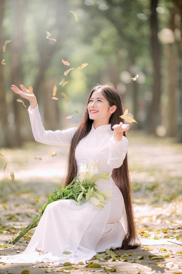 Ngẩn ngơ trước vẻ xinh đẹp của nữ sinh Văn hóa sở hữu mái tóc dài 1m35 - 7 Ngẩn ngơ trước vẻ xinh đẹp của nữ sinh Văn hóa sở hữu mái tóc dài 1m35 - 7