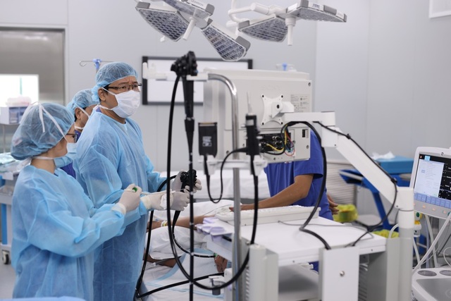 Thoát khỏi nỗi sợ ung thư hậu môn nhờ kết hợp các phương pháp điều trị chuẩn Mỹ - 2 Thoát khỏi nỗi sợ ung thư hậu môn nhờ kết hợp các phương pháp điều trị chuẩn Mỹ - 2