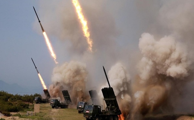 Ông Kim Jong-un trực tiếp thị sát vụ phóng tên lửa đầu tiên sau gần 2 năm - 1 Ông Kim Jong-un trực tiếp thị sát vụ phóng tên lửa đầu tiên sau gần 2 năm - 1