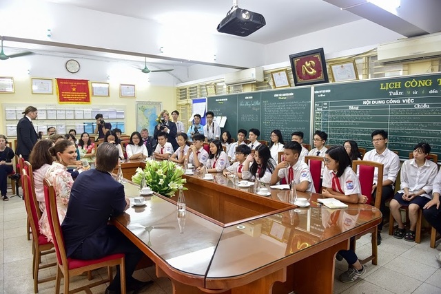 Công chúa Thụy Điển thăm trường thực nghiệm, cổ vũ “giấc mơ Nobel” của học sinh Việt - 9 Công chúa Thụy Điển thăm trường thực nghiệm, cổ vũ “giấc mơ Nobel” của học sinh Việt - 9