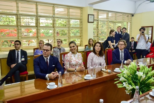 Công chúa Thụy Điển thăm trường thực nghiệm, cổ vũ “giấc mơ Nobel” của học sinh Việt - 6 Công chúa Thụy Điển thăm trường thực nghiệm, cổ vũ “giấc mơ Nobel” của học sinh Việt - 6