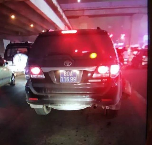 Bộ Công an lên tiếng vụ xe biển xanh 80A gây tai nạn rồi bỏ chạy - 1 Bộ Công an lên tiếng vụ xe biển xanh 80A gây tai nạn rồi bỏ chạy - 1