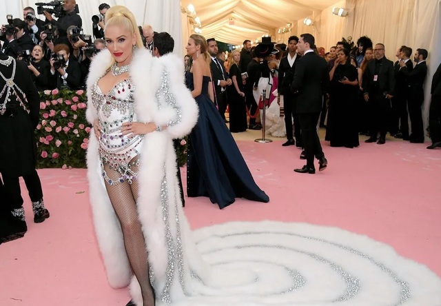 Gwen Stefani trẻ đẹp ngỡ ngàng ở tuổi 50 - 1 Gwen Stefani trẻ đẹp ngỡ ngàng ở tuổi 50 - 1
