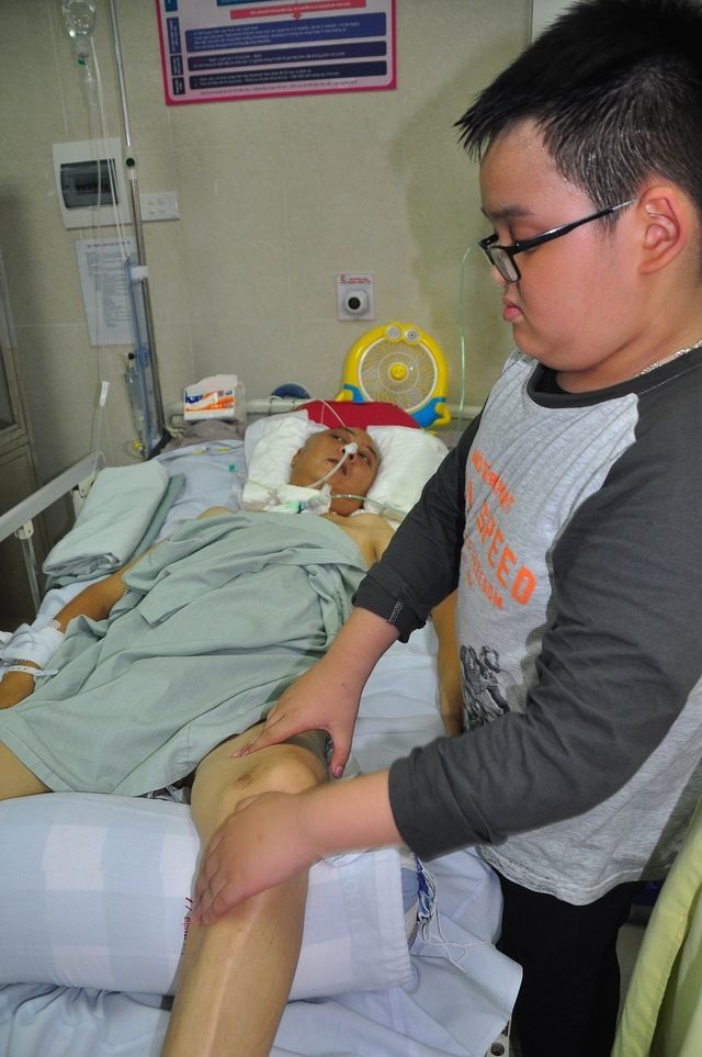 Người đàn ông chảy máu não được bạn đọc Dân trí giúp đỡ hơn 58 triệu đồng - 2 Người đàn ông chảy máu não được bạn đọc Dân trí giúp đỡ hơn 58 triệu đồng - 2