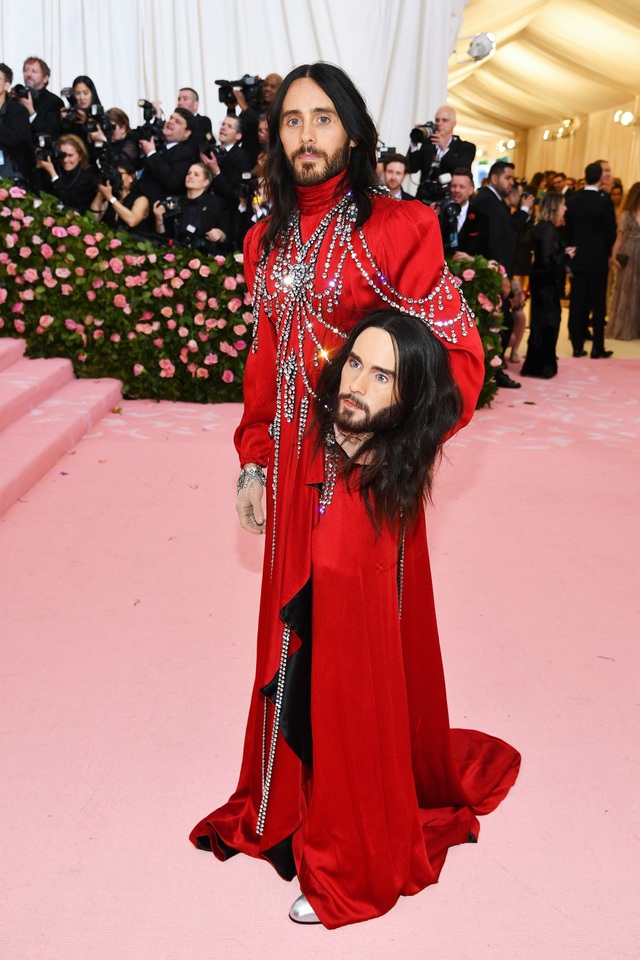 Những bộ cánh đẹp nhất trên thảm đỏ Met gala 2019 - 4 Những bộ cánh đẹp nhất trên thảm đỏ Met gala 2019 - 4