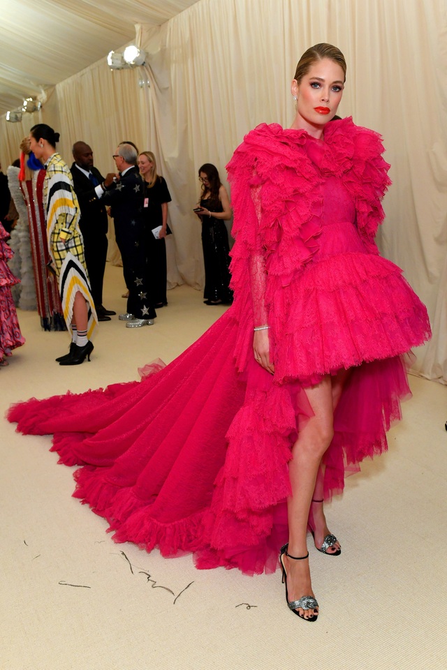 Những bộ cánh đẹp nhất trên thảm đỏ Met gala 2019 - 14 Những bộ cánh đẹp nhất trên thảm đỏ Met gala 2019 - 14