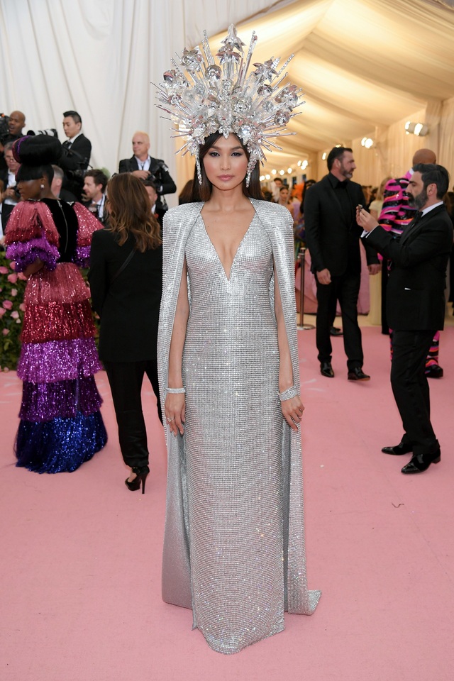 Những bộ cánh đẹp nhất trên thảm đỏ Met gala 2019 - 35 Những bộ cánh đẹp nhất trên thảm đỏ Met gala 2019 - 35