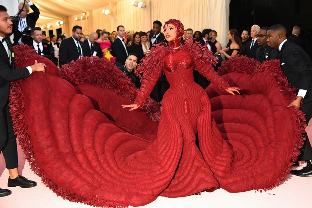 Những bộ cánh đẹp nhất trên thảm đỏ Met gala 2019 - 37 Những bộ cánh đẹp nhất trên thảm đỏ Met gala 2019 - 37