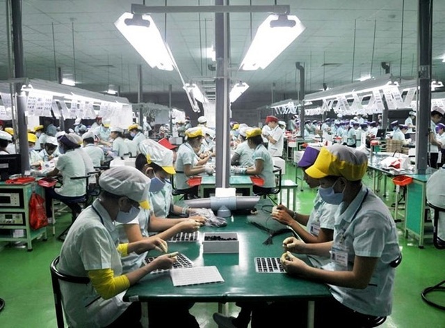 TPHCM: Máy móc, đồ điện tử nhập khẩu “tỷ đô”, xăng chỉ nhập “0 đồng” - 2 TPHCM: Máy móc, đồ điện tử nhập khẩu “tỷ đô”, xăng chỉ nhập “0 đồng” - 2