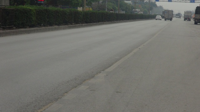 CSGT than thở hàng loạt biển báo, vạch sơn sai quy chuẩn - 1 CSGT than thở hàng loạt biển báo, vạch sơn sai quy chuẩn - 1