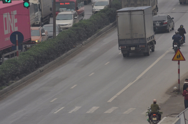 CSGT than thở hàng loạt biển báo, vạch sơn sai quy chuẩn - 5 CSGT than thở hàng loạt biển báo, vạch sơn sai quy chuẩn - 5