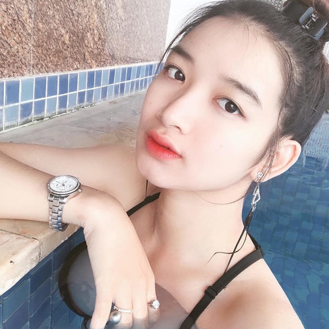 Nữ bác sĩ tương lai bất ngờ nổi tiếng vì quá nóng bỏng - 3 Nữ bác sĩ tương lai bất ngờ nổi tiếng vì quá nóng bỏng - 3