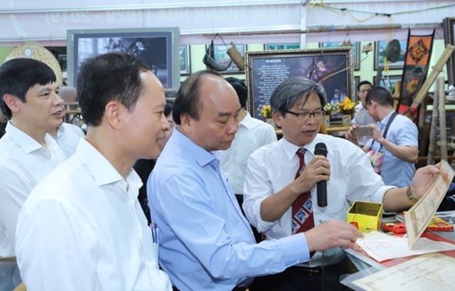 Thủ tướng đánh giá cao gần 10 nghìn tư liệu, cổ vật “Thanh Hóa xưa và nay” - 2 Thủ tướng đánh giá cao gần 10 nghìn tư liệu, cổ vật “Thanh Hóa xưa và nay” - 2