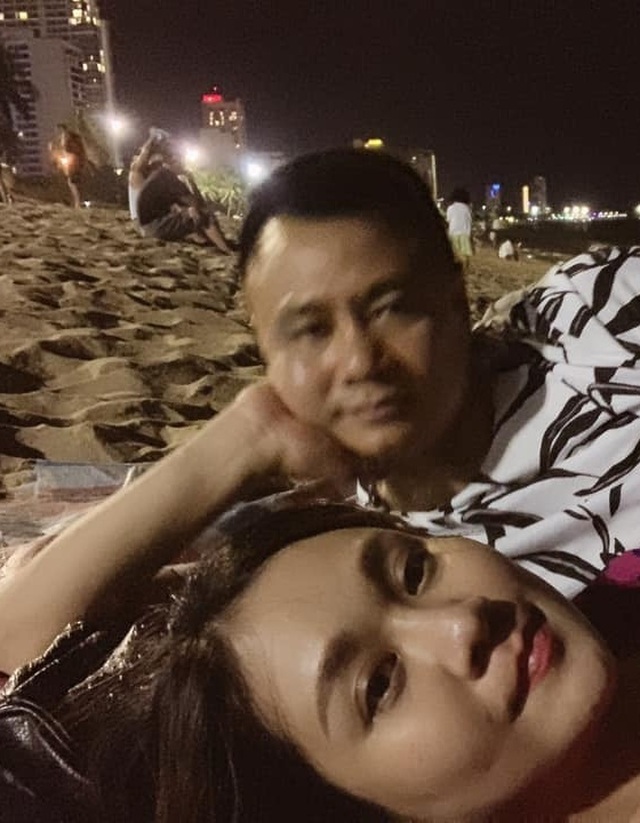 Tự Long “tỏ tình” ngọt lịm với bà xã kỷ niệm 4 năm ngày cưới - 2 Tự Long “tỏ tình” ngọt lịm với bà xã kỷ niệm 4 năm ngày cưới - 2