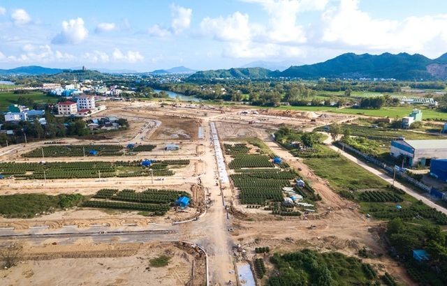 Đà Nẵng tiêu điều: Sau cơn biến động, tay to tan tác - 1 Đà Nẵng tiêu điều: Sau cơn biến động, tay to tan tác - 1