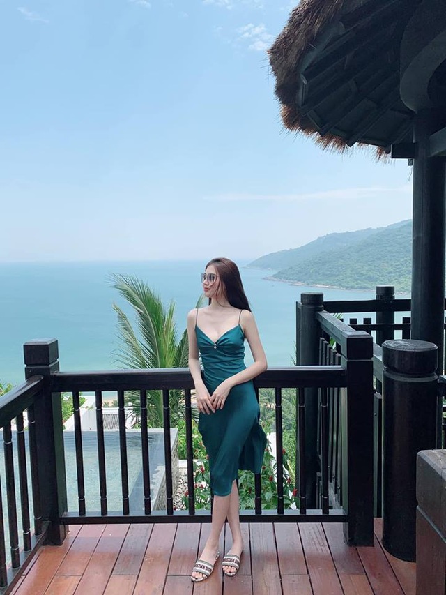 Nữ hoàng sắc đẹp lấy chồng đại gia đi xe 70 tỷ ngày càng gợi cảm - 20 Nữ hoàng sắc đẹp lấy chồng đại gia đi xe 70 tỷ ngày càng gợi cảm - 20