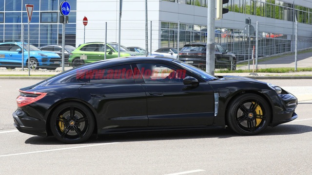 Hình ảnh rõ nét đầu tiên của tân binh Porsche Taycan - 5