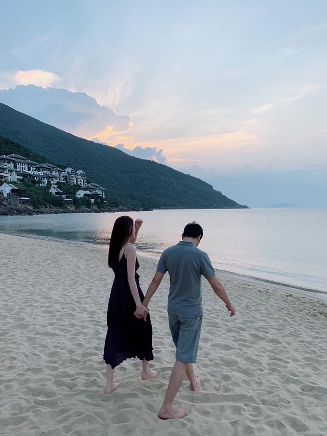 Nữ hoàng sắc đẹp lấy chồng đại gia đi xe 70 tỷ ngày càng gợi cảm - 4 Nữ hoàng sắc đẹp lấy chồng đại gia đi xe 70 tỷ ngày càng gợi cảm - 4