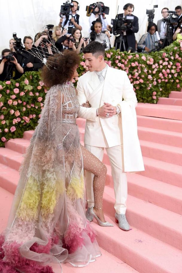 Những cặp đôi hoàn hảo trên thảm đỏ Met gala 2019 - 1 Những cặp đôi hoàn hảo trên thảm đỏ Met gala 2019 - 1