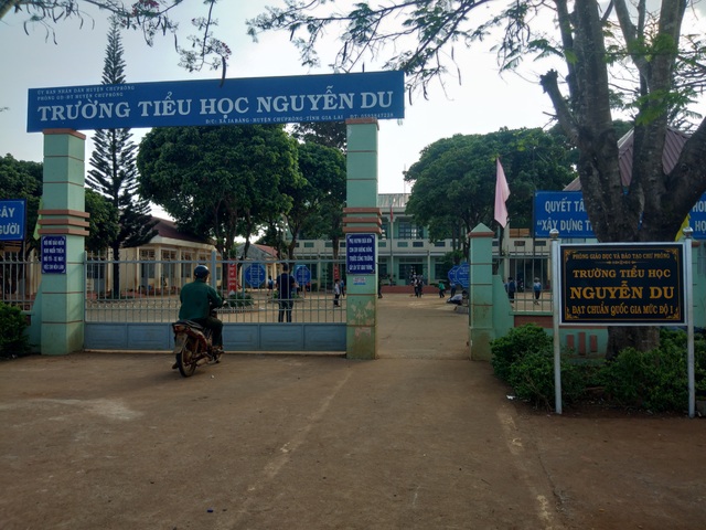 Bị giáo viên tố “bớt xén” tiền lương, thủ quỹ “bồi thường” 77 triệu đồng - 3 Bị giáo viên tố “bớt xén” tiền lương, thủ quỹ “bồi thường” 77 triệu đồng - 3