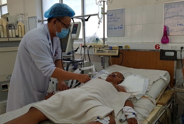 Xót xa bé gái 13 tuổi bị bệnh hiểm nghèo trở về từ Campuchia đang chới với giữa lằn ranh sự sống - 7 Xót xa bé gái 13 tuổi bị bệnh hiểm nghèo trở về từ Campuchia đang chới với giữa lằn ranh sự sống - 7