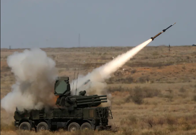 Căn cứ không quân Nga ở Syria liên tiếp bị tấn công bằng tên lửa - 1 Căn cứ không quân Nga ở Syria liên tiếp bị tấn công bằng tên lửa - 1
