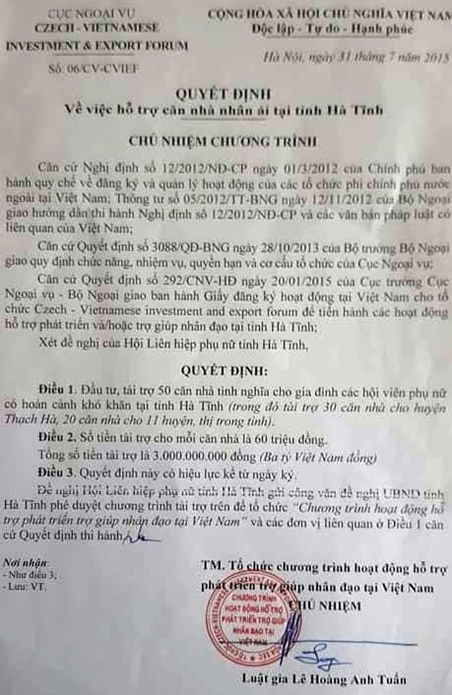“Nhà báo quốc tế” bị tố chạy làng sau lời hứa tài trợ nhà tình nghĩa - 2 “Nhà báo quốc tế” bị tố chạy làng sau lời hứa tài trợ nhà tình nghĩa - 2