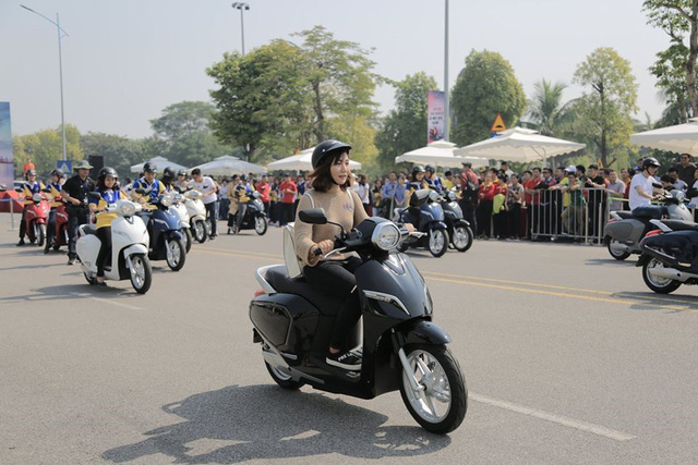 Những lợi ích khi chuyển từ xe máy xăng sang xe máy điện - 2