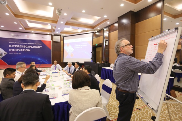Giáo sư Đại học Cornell: “Tôi tự hào trở thành Hiệu trưởng đầu tiên của VinUni” - 2