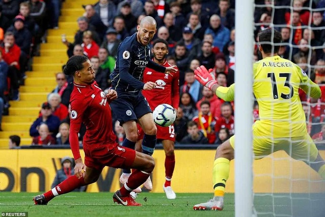 Liverpool quyết đua cùng Man City, hy vọng mong manh cho Arsenal - 4 Liverpool quyết đua cùng Man City, hy vọng mong manh cho Arsenal - 4