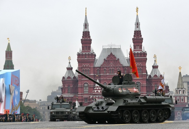 Cận cảnh dàn khí tài Nga phô diễn sức mạnh trong lễ duyệt binh - 3