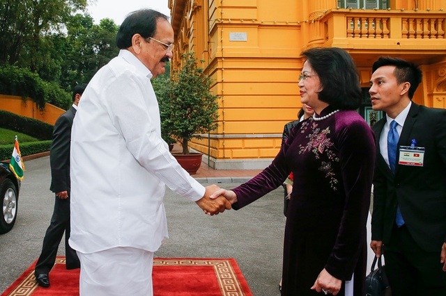 Phó Chủ tịch nước Đặng Thị Ngọc Thịnh chủ trì lễ đón Phó Tổng thống Ấn Độ - Ảnh minh hoạ 2