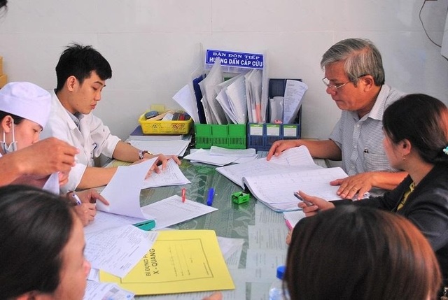 Quảng Ngãi: Xử phạt cơ sở cung cấp thức ăn làm 30 công nhân ngộ độc - 1 Quảng Ngãi: Xử phạt cơ sở cung cấp thức ăn làm 30 công nhân ngộ độc - 1