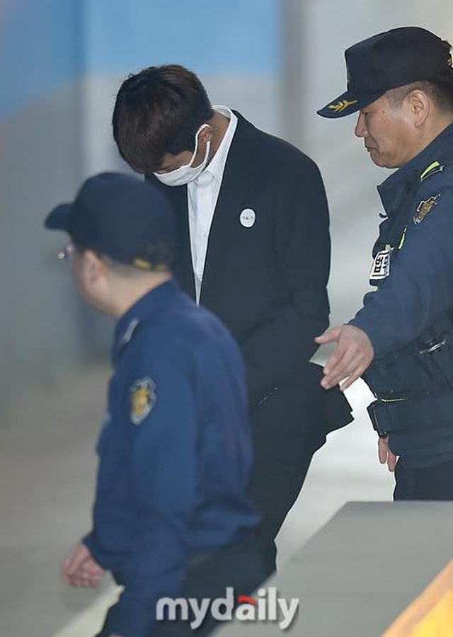Jung Joon Young cúi mặt tham dự phiên sơ thẩm, thừa nhận mọi tội danh - 2 Jung Joon Young cúi mặt tham dự phiên sơ thẩm, thừa nhận mọi tội danh - 2