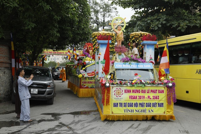 Hà Nam: 400 xe hoa tham gia rước Phật chào mừng Đại lễ Vesak 2019 - 5 Hà Nam: 400 xe hoa tham gia rước Phật chào mừng Đại lễ Vesak 2019 - 5