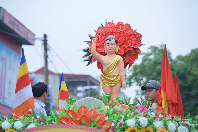 Hà Nam: 400 xe hoa tham gia rước Phật chào mừng Đại lễ Vesak 2019 - 7 Hà Nam: 400 xe hoa tham gia rước Phật chào mừng Đại lễ Vesak 2019 - 7