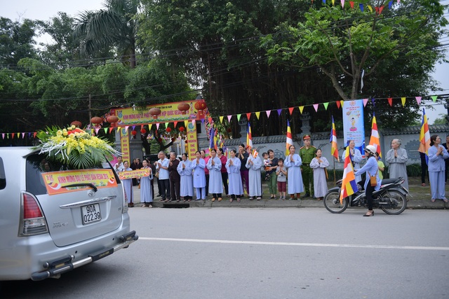 Hà Nam: 400 xe hoa tham gia rước Phật chào mừng Đại lễ Vesak 2019 - 15 Hà Nam: 400 xe hoa tham gia rước Phật chào mừng Đại lễ Vesak 2019 - 15