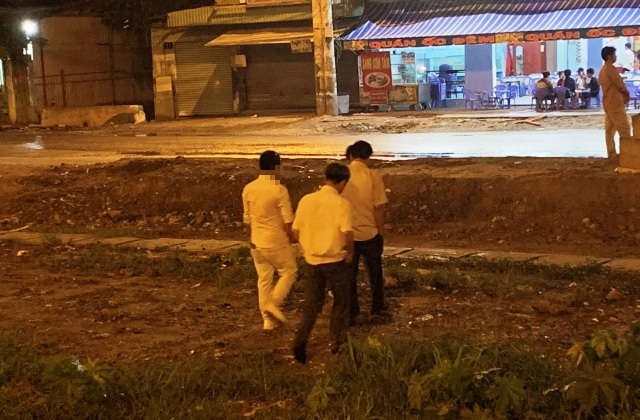 Bị xử phạt nồng độ cồn, tài xế và nhiều người trên ô tô “quậy” CSGT - 8 Bị xử phạt nồng độ cồn, tài xế và nhiều người trên ô tô “quậy” CSGT - 8