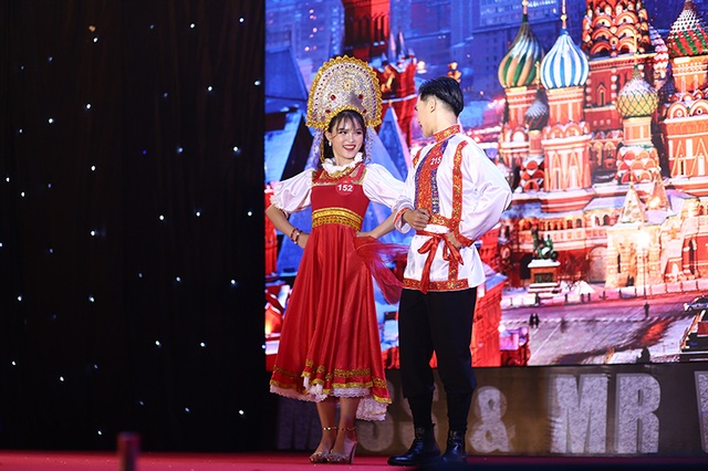 Nam thanh nữ tú ĐHQG Hà Nội khoe sắc với trang phục truyền thống 5 châu - 8 Nam thanh nữ tú ĐHQG Hà Nội khoe sắc với trang phục truyền thống 5 châu - 8
