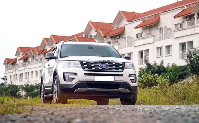 Triệu hồi Ford Explorer vì khung cạnh ghế quá sắc có thể làm đứt tay - 1