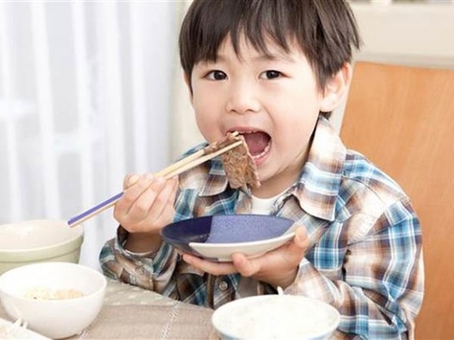 5 nguyên tắc vàng của mẹ Nhật giúp con hết biếng ăn - 1 5 nguyên tắc vàng của mẹ Nhật giúp con hết biếng ăn - 1