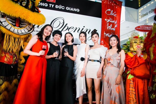 Tổng công ty Đức Giang ra mắt showroom thời trang đầu tiên tại TPHCM - 2 Tổng công ty Đức Giang ra mắt showroom thời trang đầu tiên tại TPHCM - 2